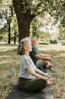 A visualization of body scan meditation, highlighting relaxation from head to toe. Depicting the process of a body scan meditation, this image guides viewers through the mindfulness exercise that promotes awareness of bodily sensations and helps in relieving tension and stress.